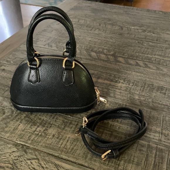 Fashion Nova Handbags - 🖤NWOT Cutie Pie fashion nova Mini Snake print Bag Perfect Condition w Strap 🖤